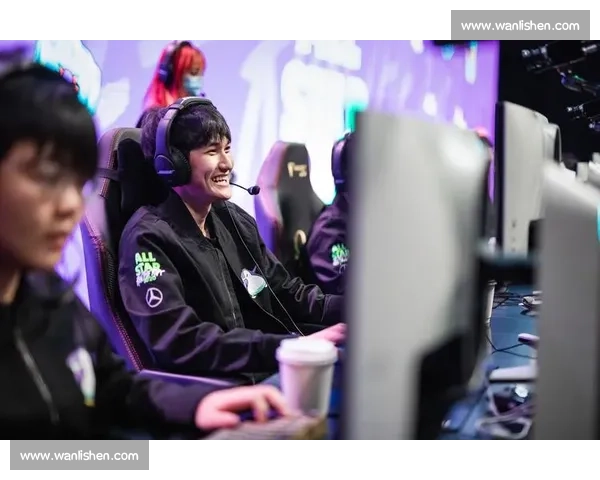 电竞选手也太卷了吧，训练到深夜，究竟为哪般