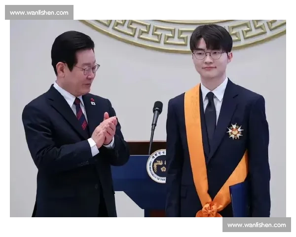 官方公告！电竞明星选手荣膺殊荣，荣誉加身闪耀全场！